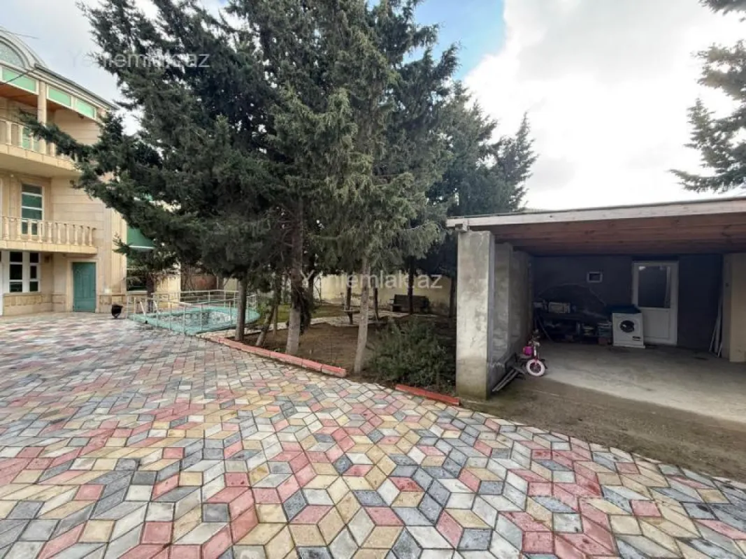 Satılır 6 otaqlı həyət evi 360 m²