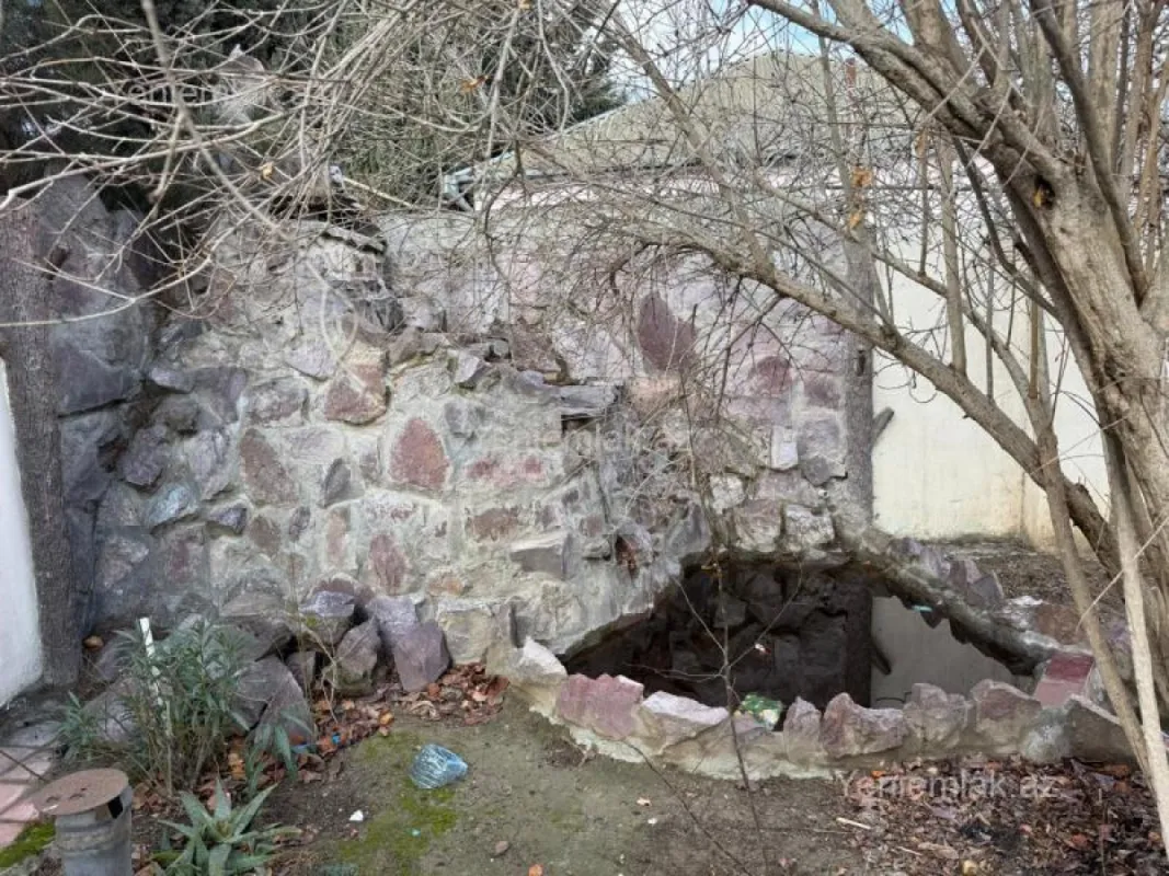 Satılır 6 otaqlı həyət evi 360 m²