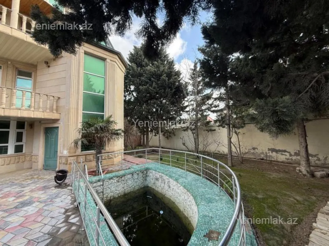 Satılır 6 otaqlı həyət evi 360 m²