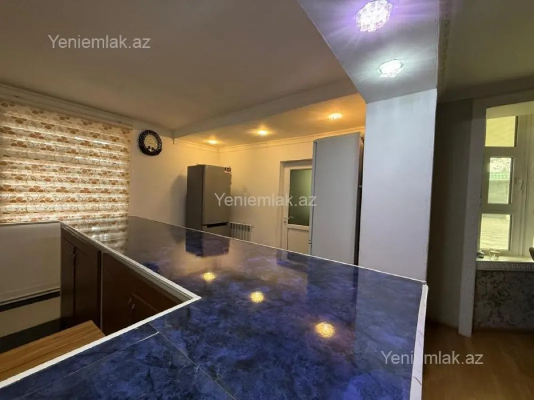 Satılır 6 otaqlı həyət evi 360 m²