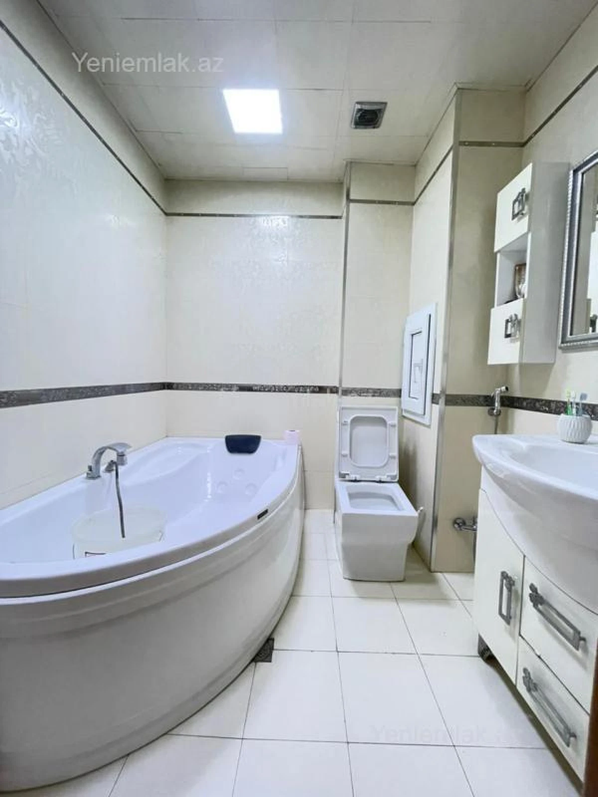 Satılır 3 otaqlı köhnə tikili 90 m²