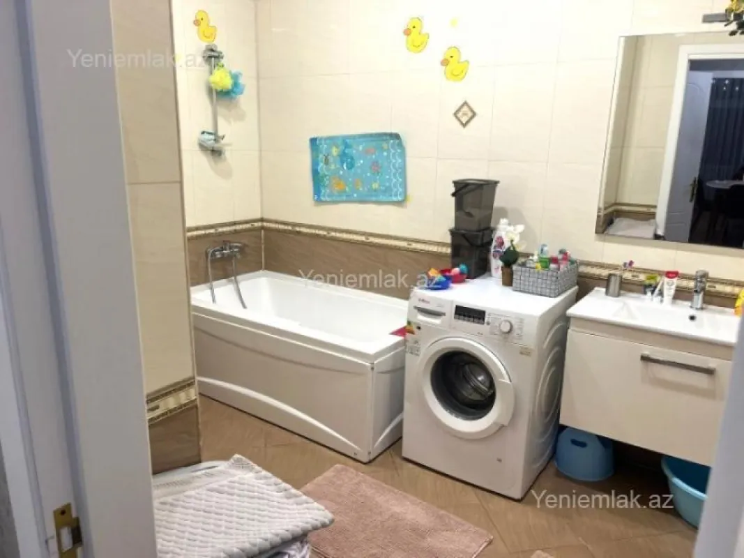 Satılır 3 otaqlı yeni tikili 155 m²