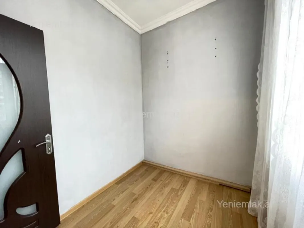 Satılır 3 otaqlı köhnə tikili 42 m²