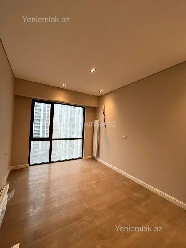 Satılır 3 otaqlı yeni tikili 70 m²