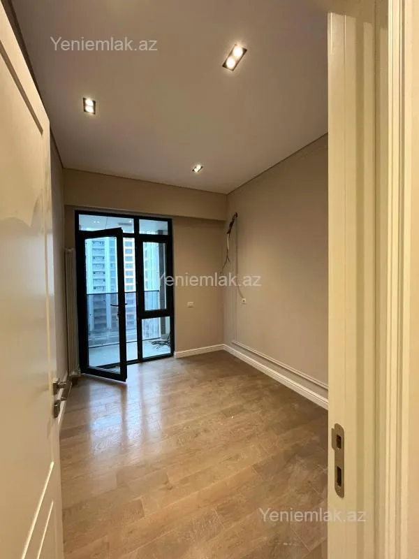 Satılır 3 otaqlı yeni tikili 70 m²