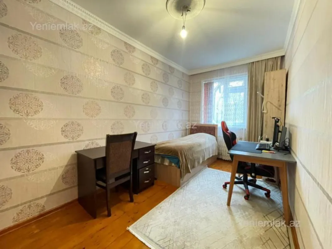 Satılır 4 otaqlı köhnə tikili 70 m²