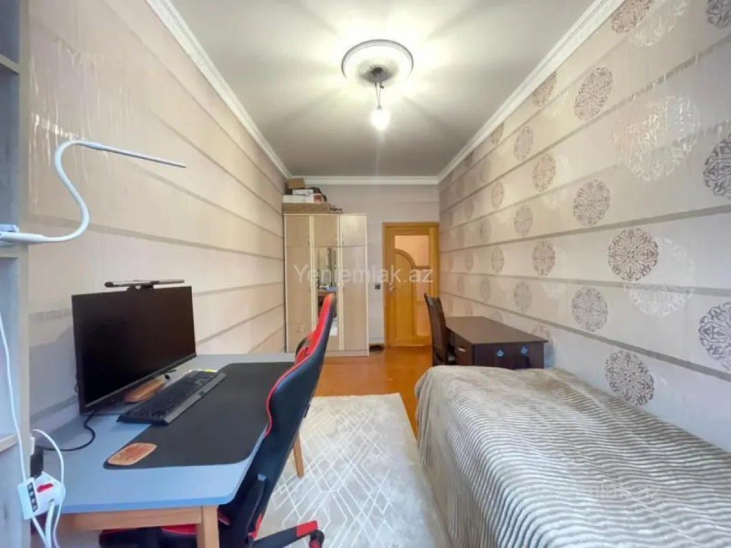 Satılır 4 otaqlı köhnə tikili 70 m²