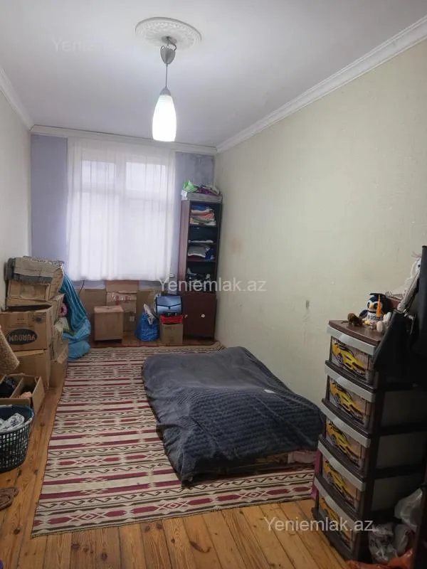 Satılır 2 otaqlı köhnə tikili 50 m²