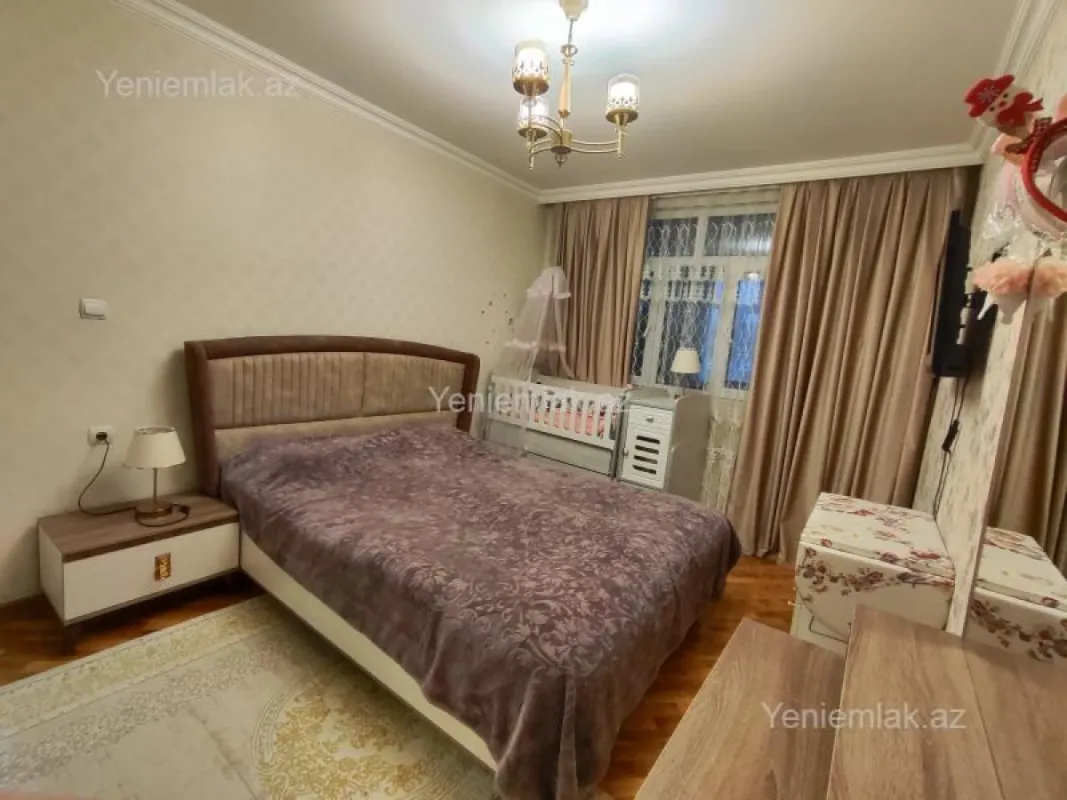 Satılır 4 otaqlı yeni tikili 105 m²