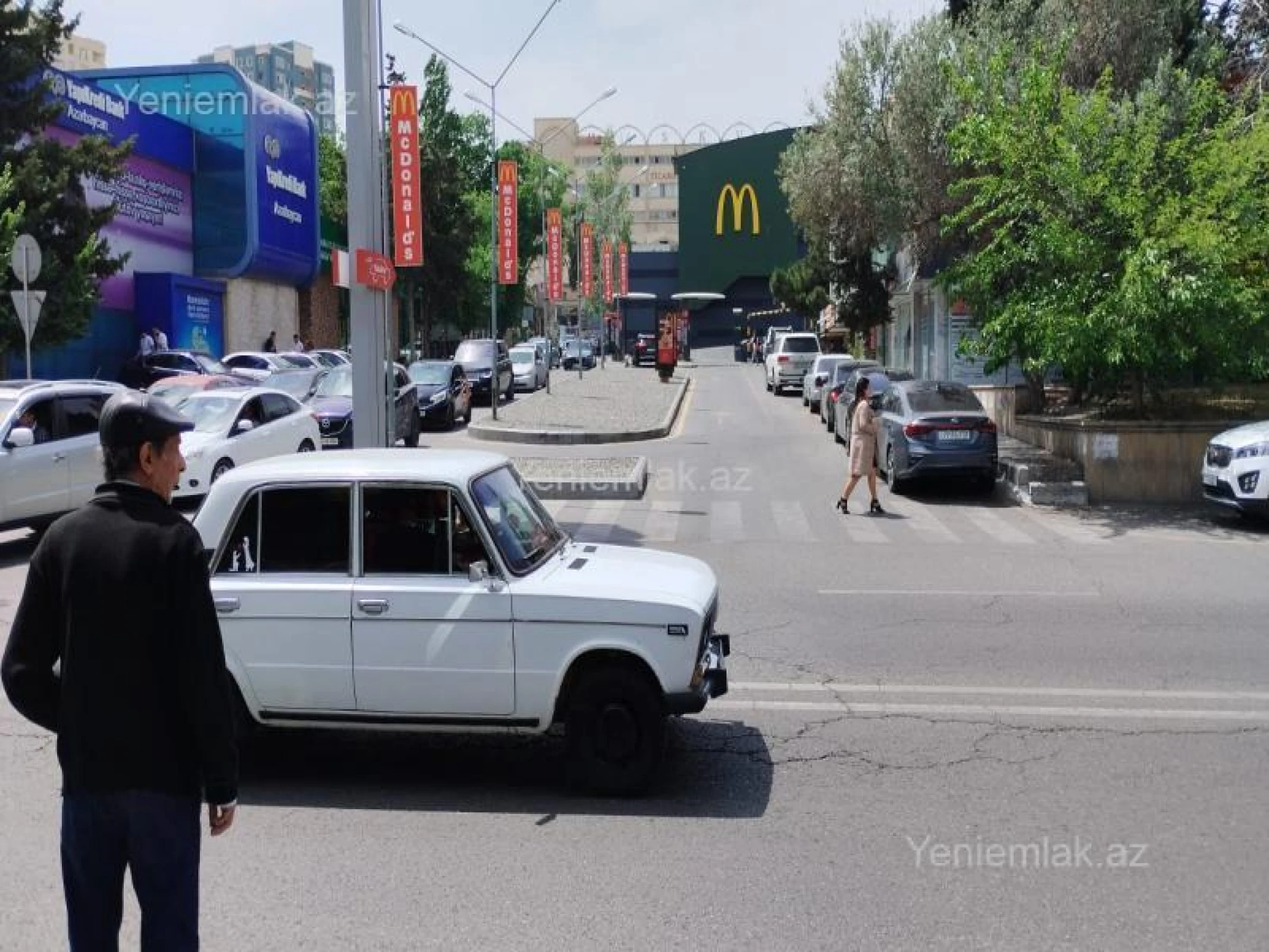 Satılır 2 otaqlı köhnə tikili 55 m²