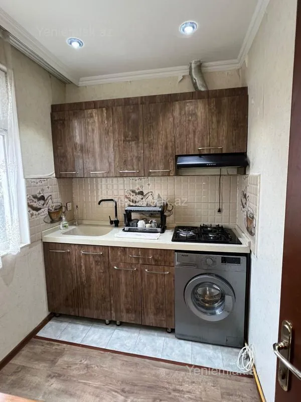 Satılır 2 otaqlı köhnə tikili 55 m²
