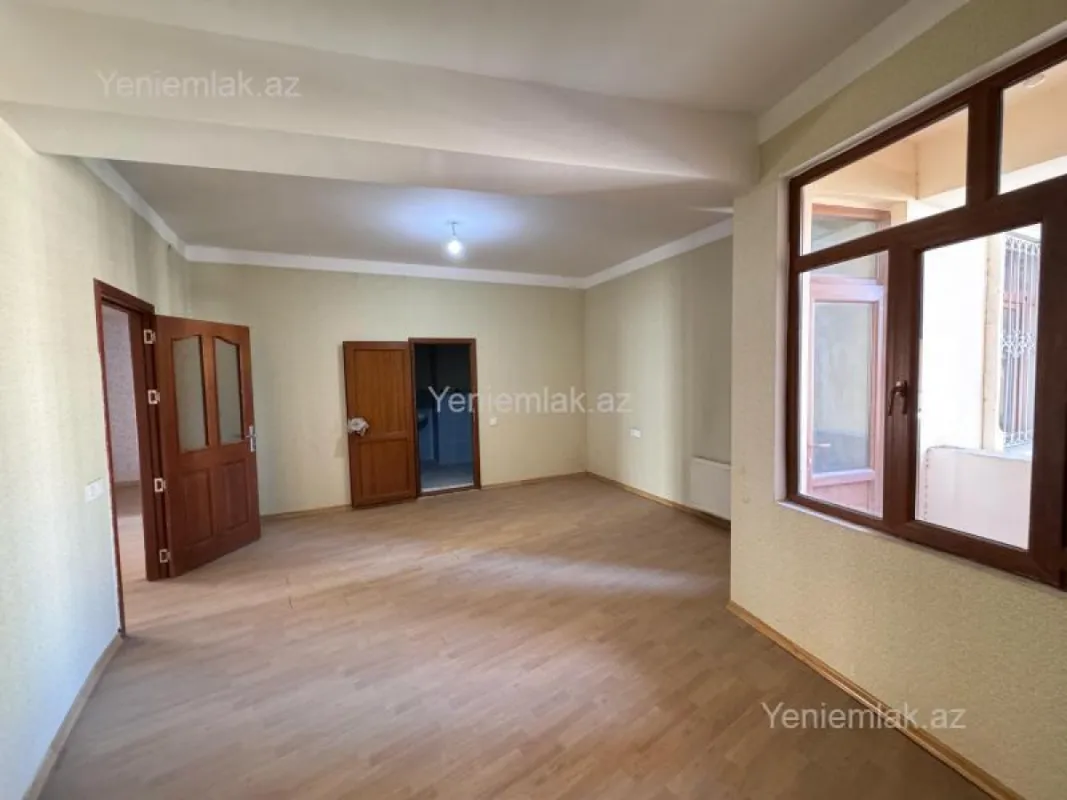 Satılır 6 otaqlı yeni tikili 270 m²