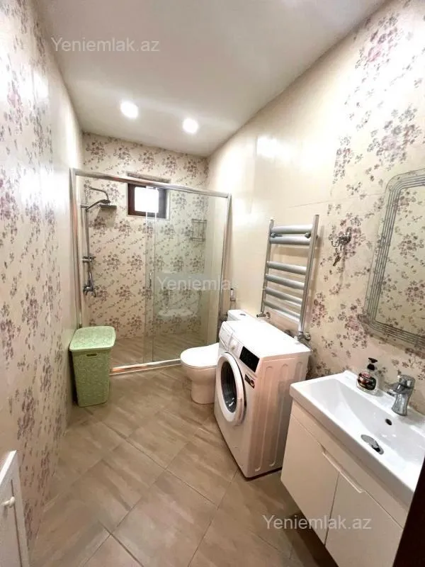 Satılır 5 otaqlı həyət evi 218 m²