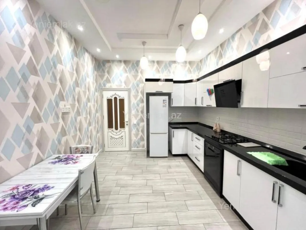 Satılır 5 otaqlı həyət evi 218 m²
