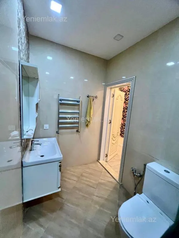 Satılır 5 otaqlı həyət evi 218 m²