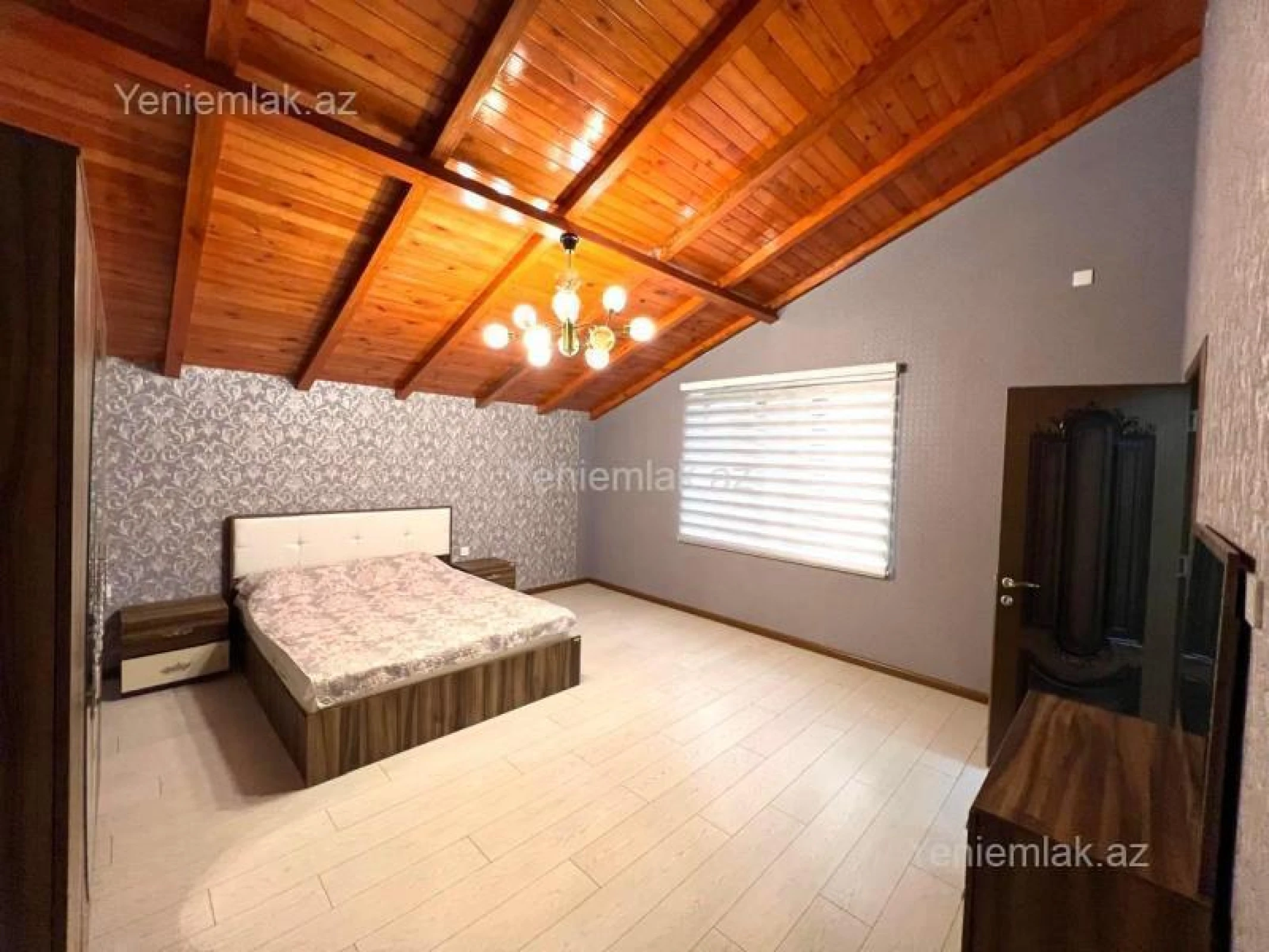Satılır 5 otaqlı həyət evi 218 m²