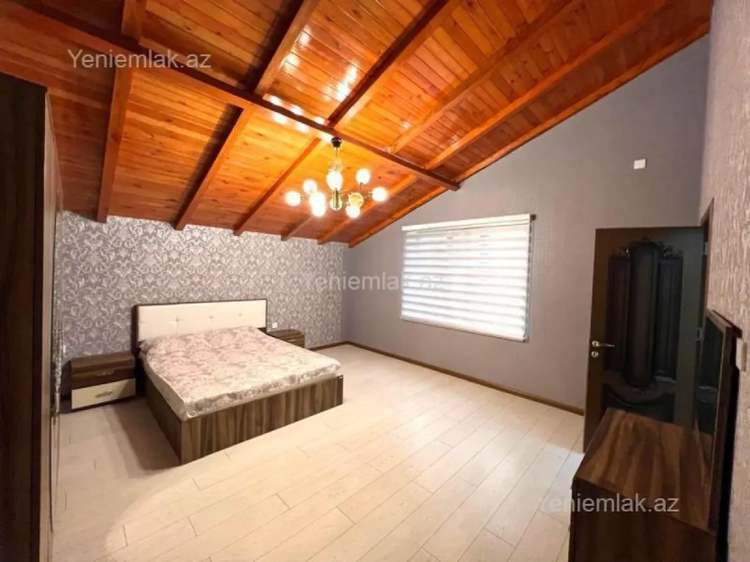 Satılır 5 otaqlı həyət evi 218 m²
