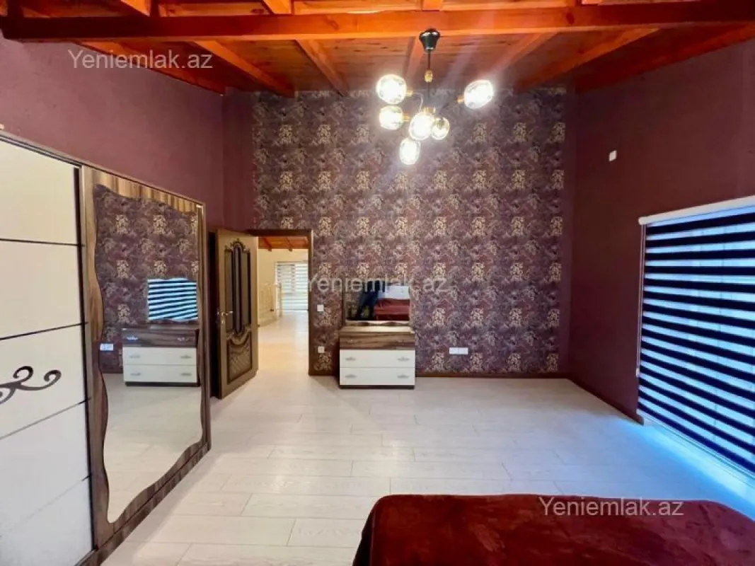 Satılır 5 otaqlı həyət evi 218 m²
