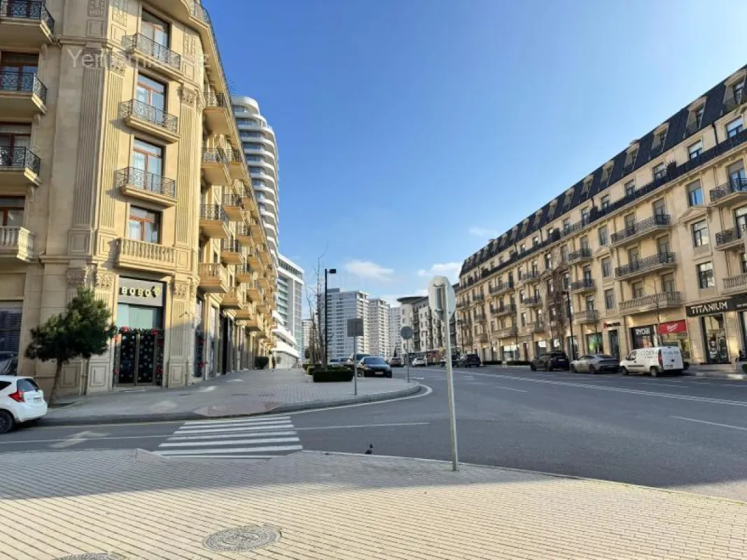 Satılır 5 otaqlı yeni tikili 212 m²