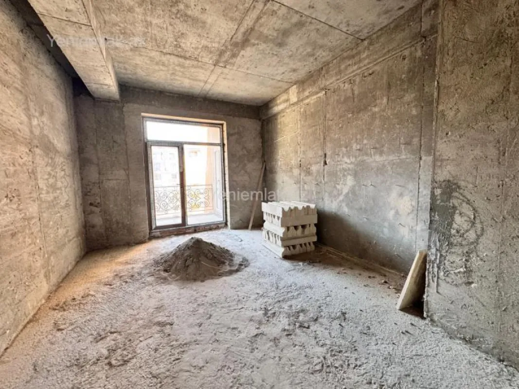 Satılır 5 otaqlı yeni tikili 212 m²