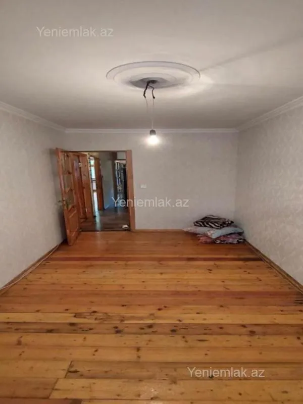 Satılır 3 otaqlı köhnə tikili 80 m²