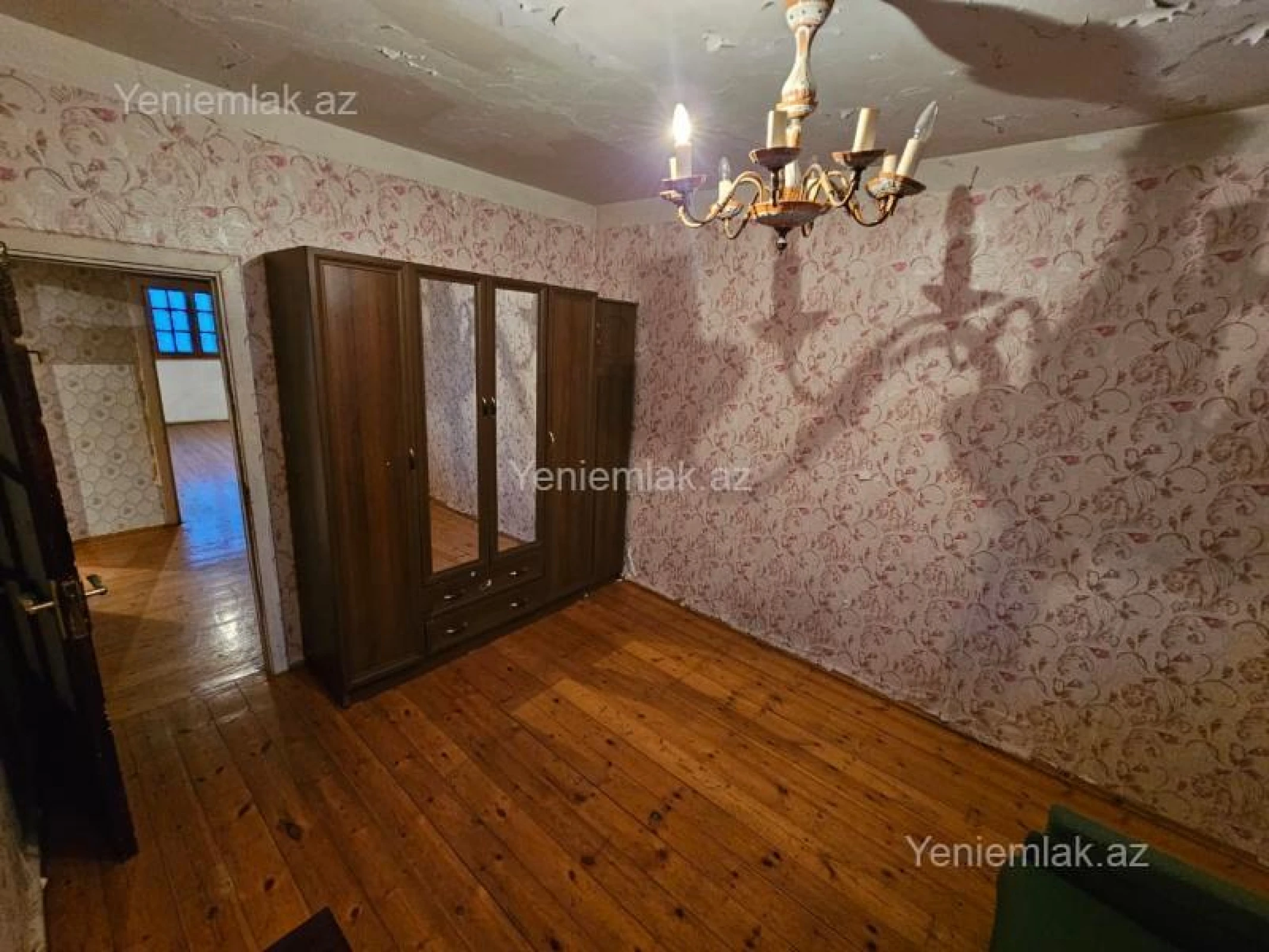 Satılır 3 otaqlı köhnə tikili 75 m²