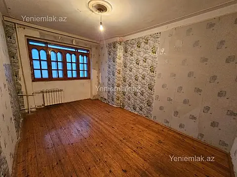 Satılır 3 otaqlı köhnə tikili 75 m²