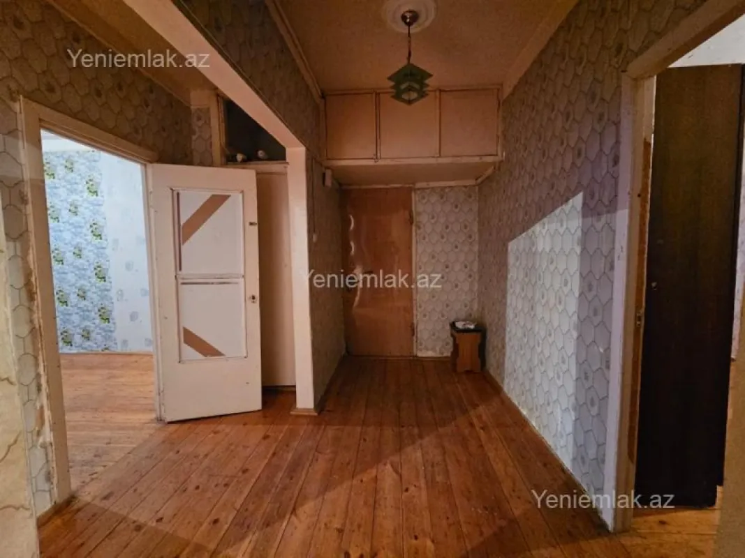 Satılır 3 otaqlı köhnə tikili 75 m²