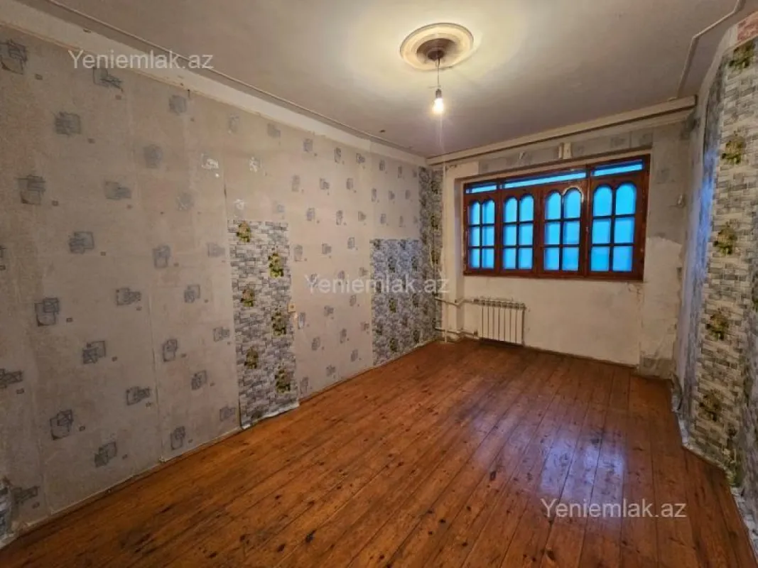 Satılır 3 otaqlı köhnə tikili 75 m²