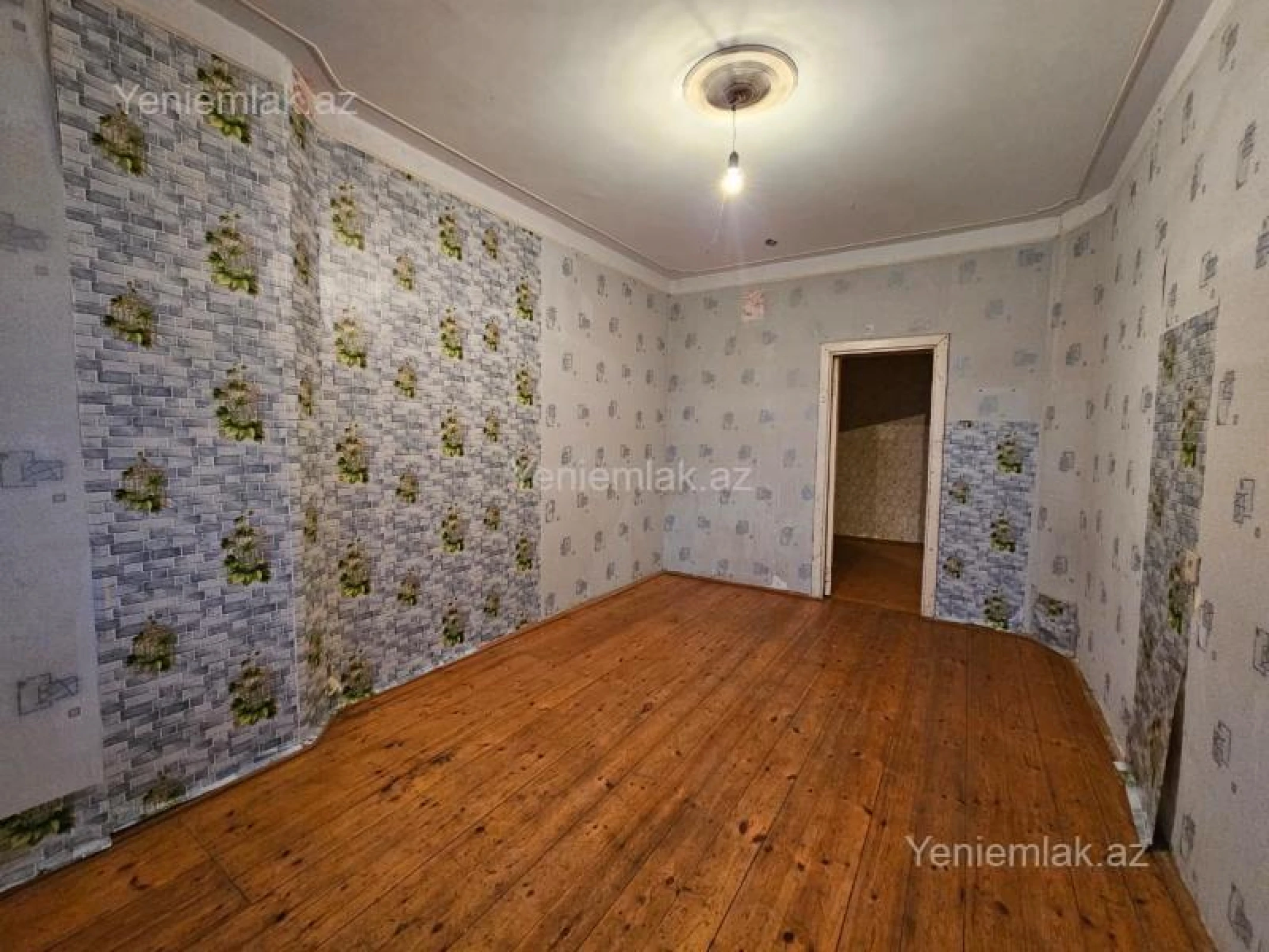 Satılır 3 otaqlı köhnə tikili 75 m²
