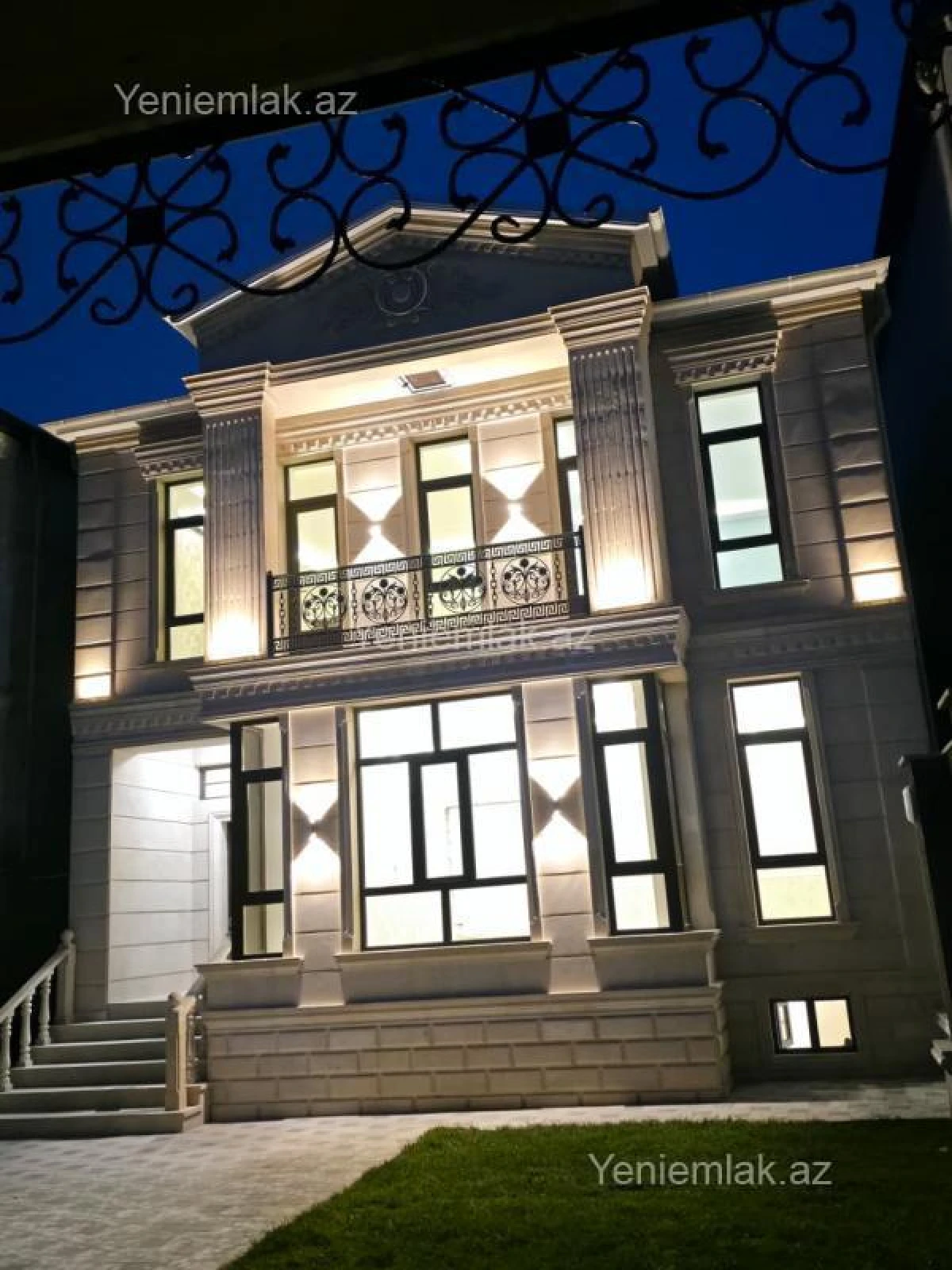 Satılır 10 otaqlı həyət evi 350 m²