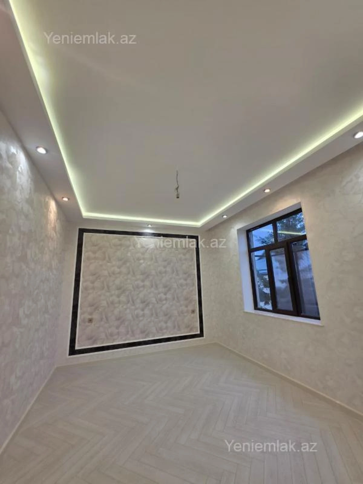 Satılır 10 otaqlı həyət evi 350 m²