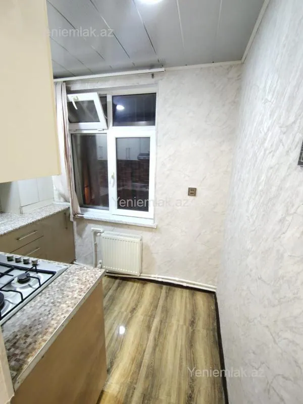 Satılır 3 otaqlı köhnə tikili 72 m²