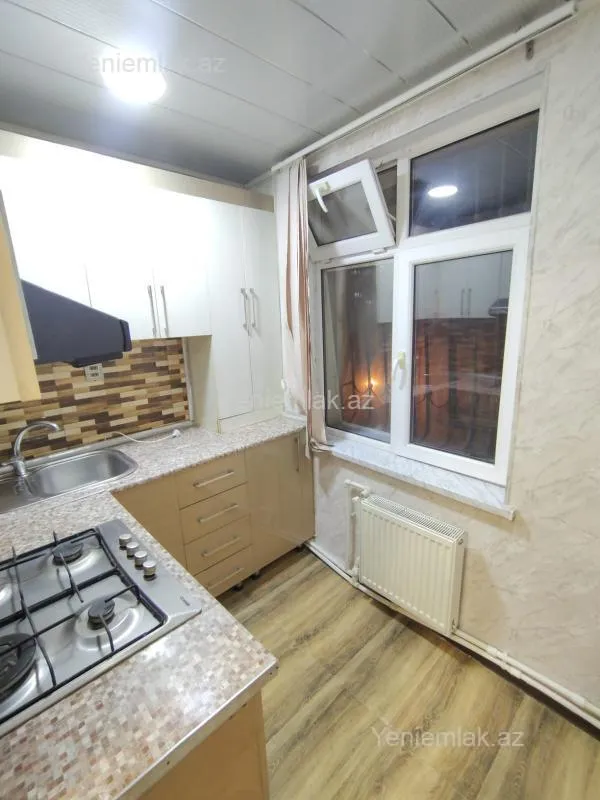 Satılır 3 otaqlı köhnə tikili 72 m²