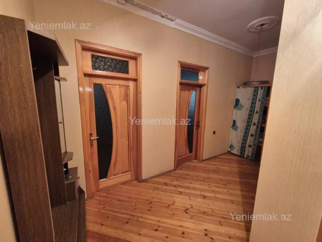 Satılır 5 otaqlı həyət evi 234.6 m²
