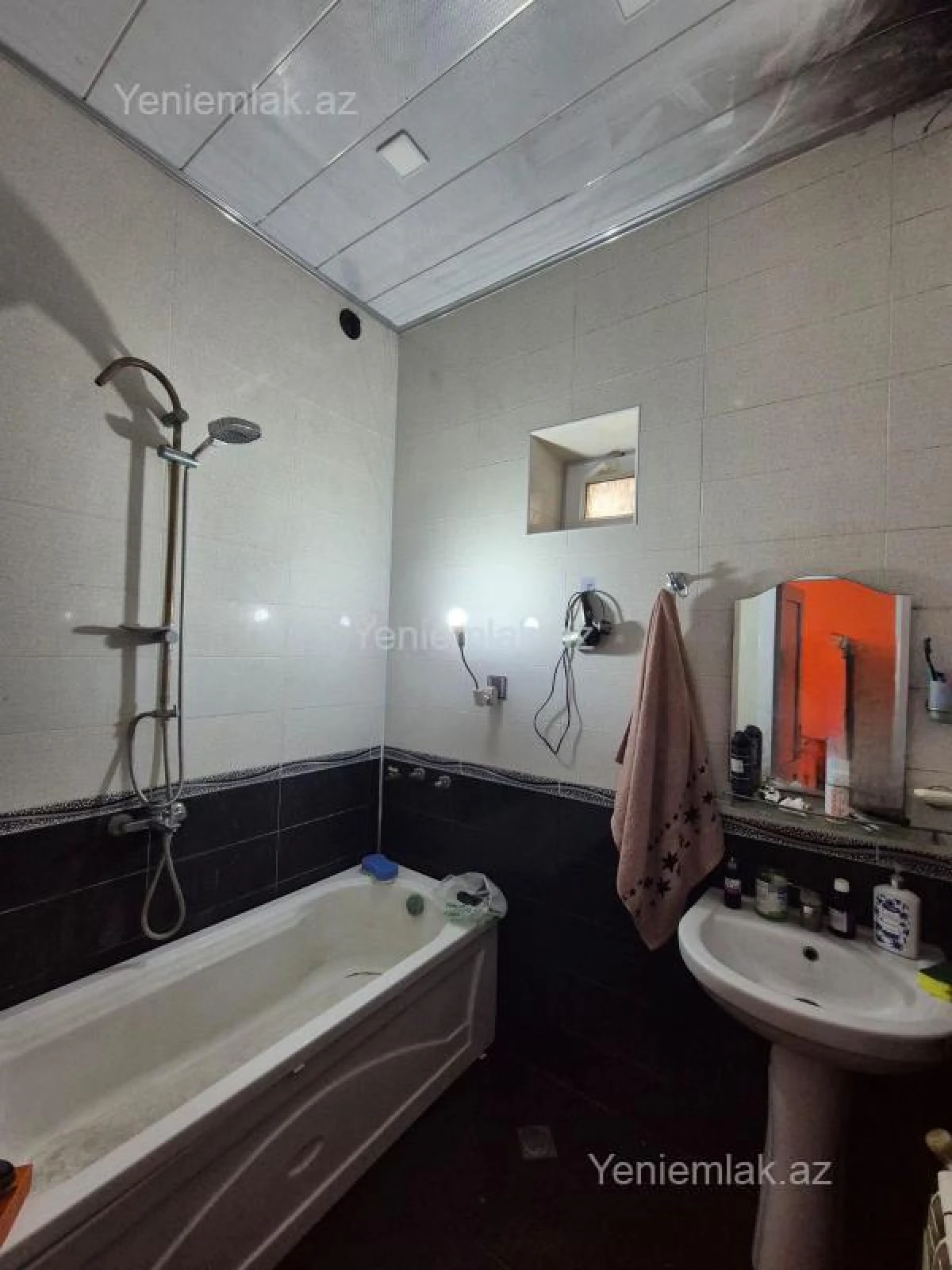 Satılır 5 otaqlı həyət evi 234.6 m²