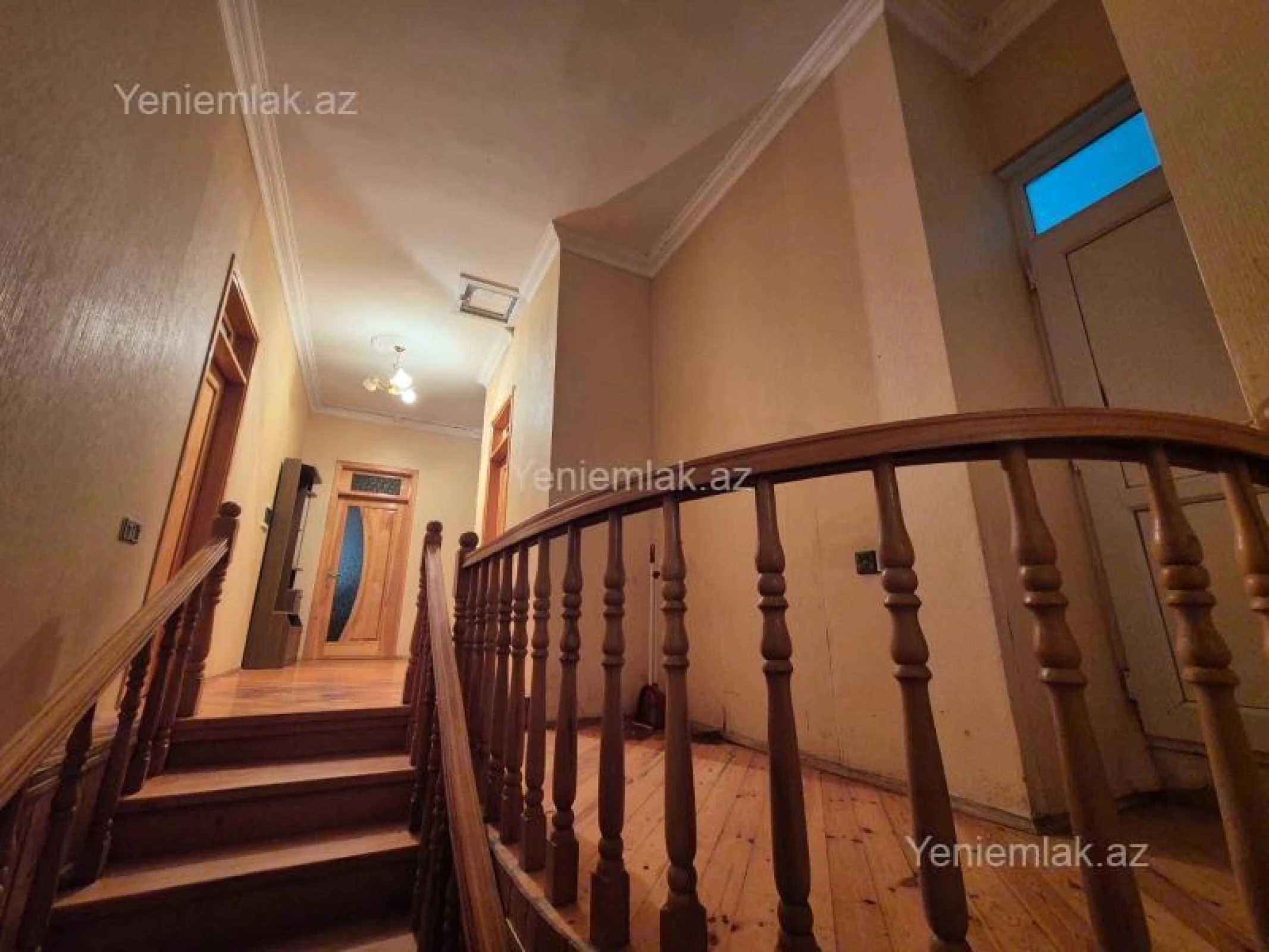 Satılır 5 otaqlı həyət evi 234.6 m²