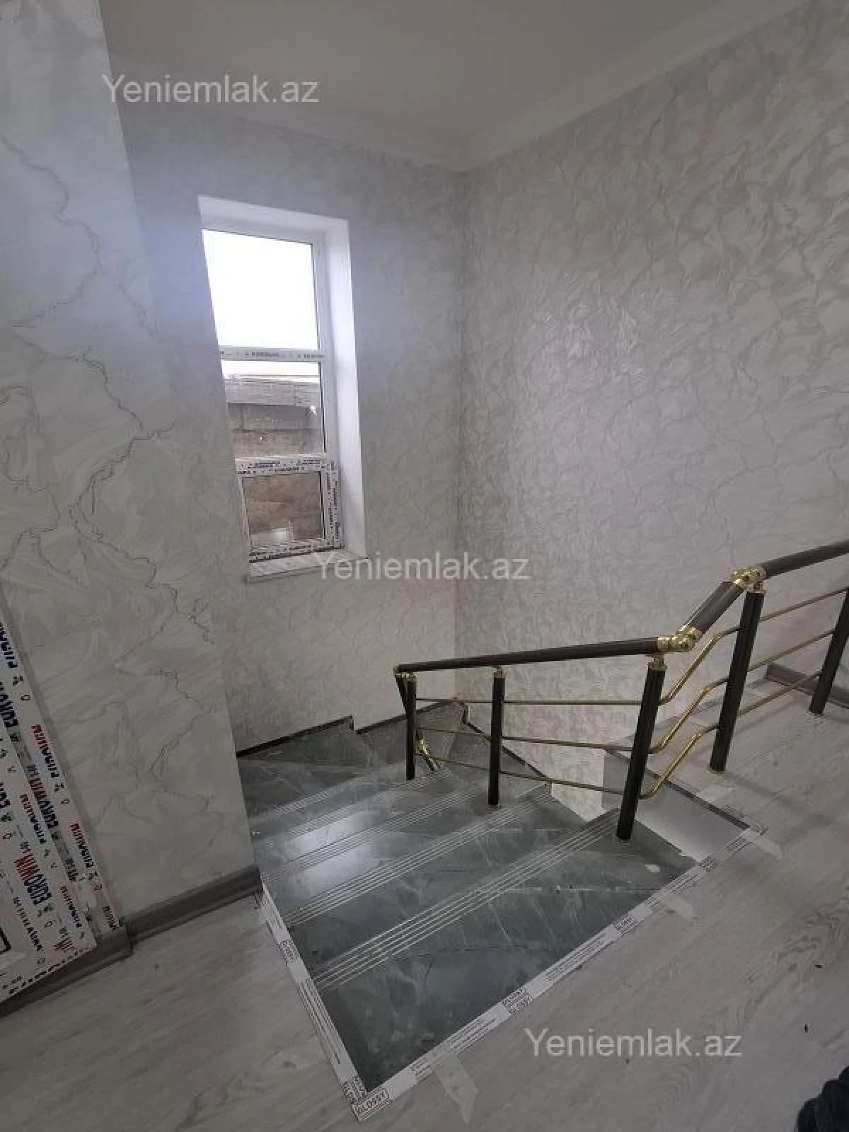 Satılır 5 otaqlı həyət evi 140 m²