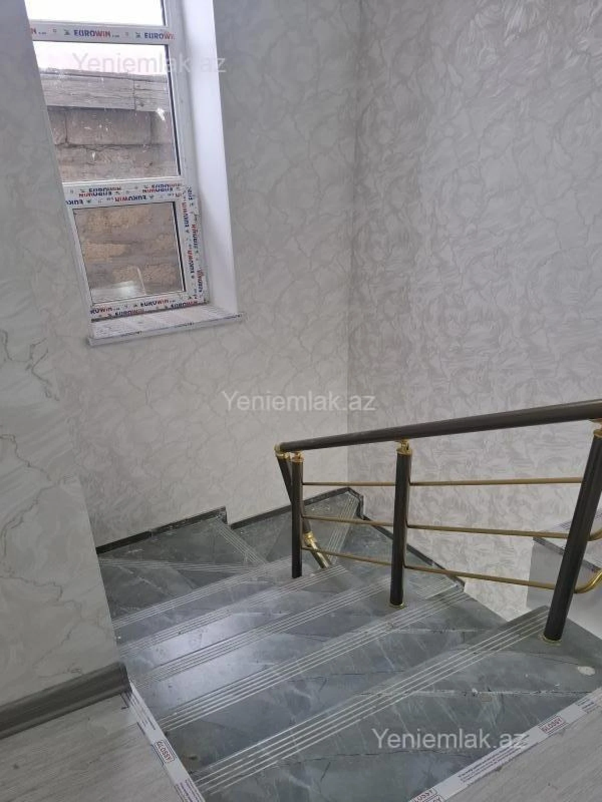 Satılır 5 otaqlı həyət evi 140 m²