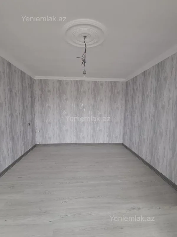 Satılır 5 otaqlı həyət evi 140 m²