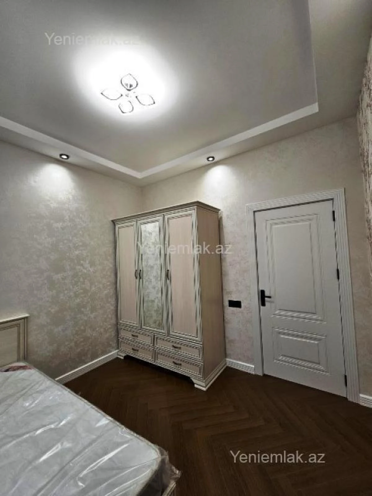 Satılır 4 otaqlı yeni tikili 136 m²