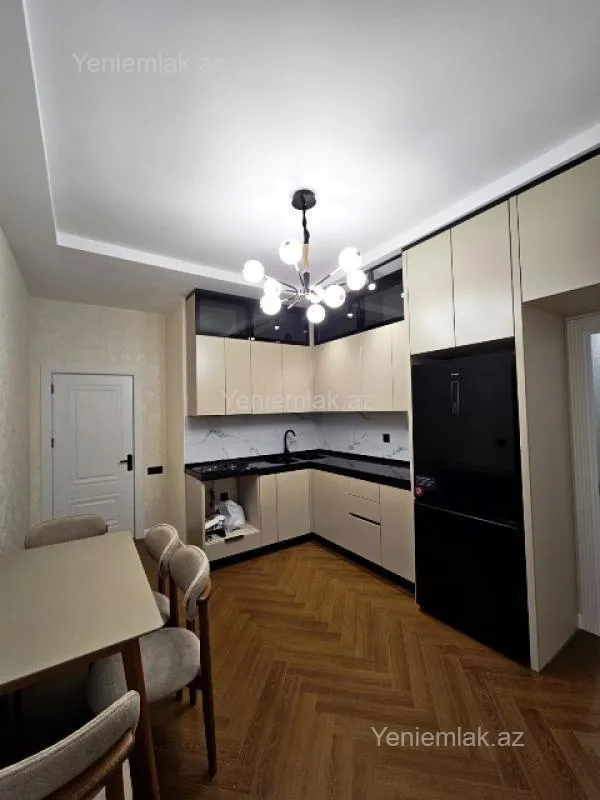 Satılır 4 otaqlı yeni tikili 136 m²