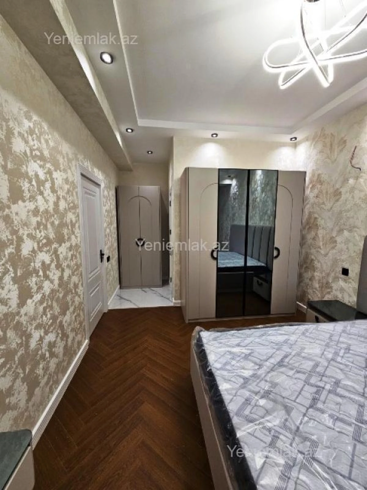 Satılır 4 otaqlı yeni tikili 136 m²