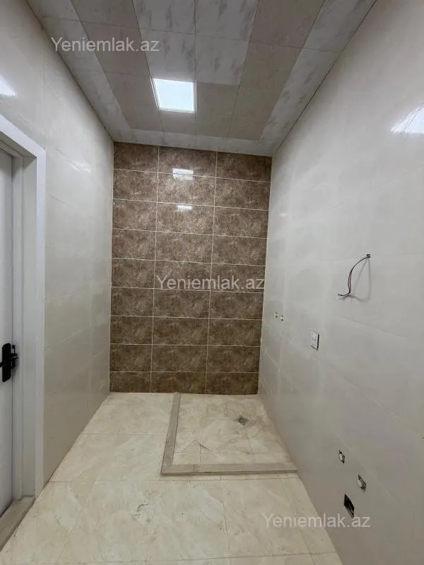 Satılır 2 otaqlı yeni tikili 72 m²