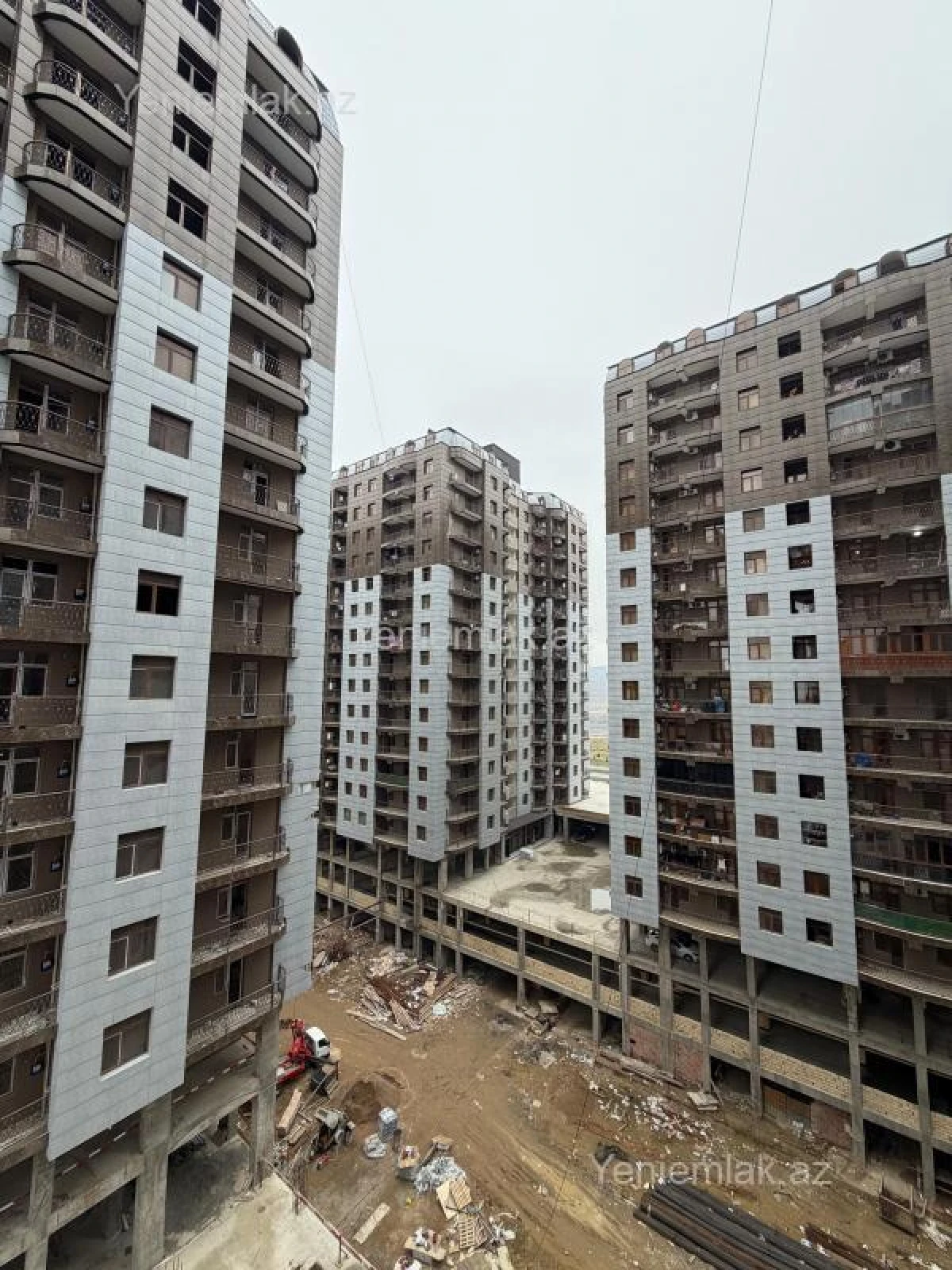 Satılır 2 otaqlı yeni tikili 72 m²