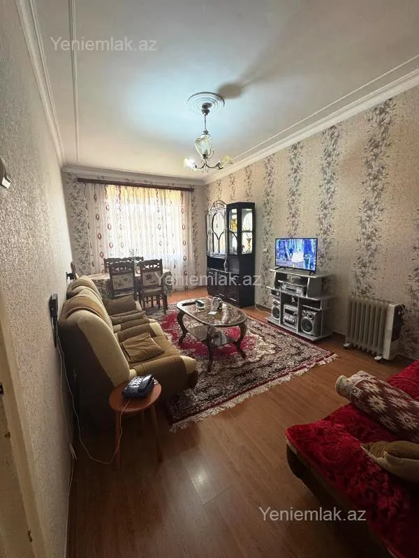 Satılır 3 otaqlı köhnə tikili 70 m²