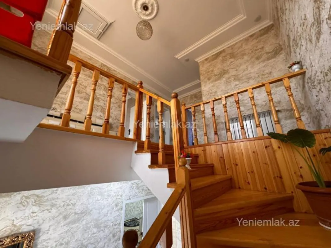 Satılır 4 otaqlı həyət evi 150 m²