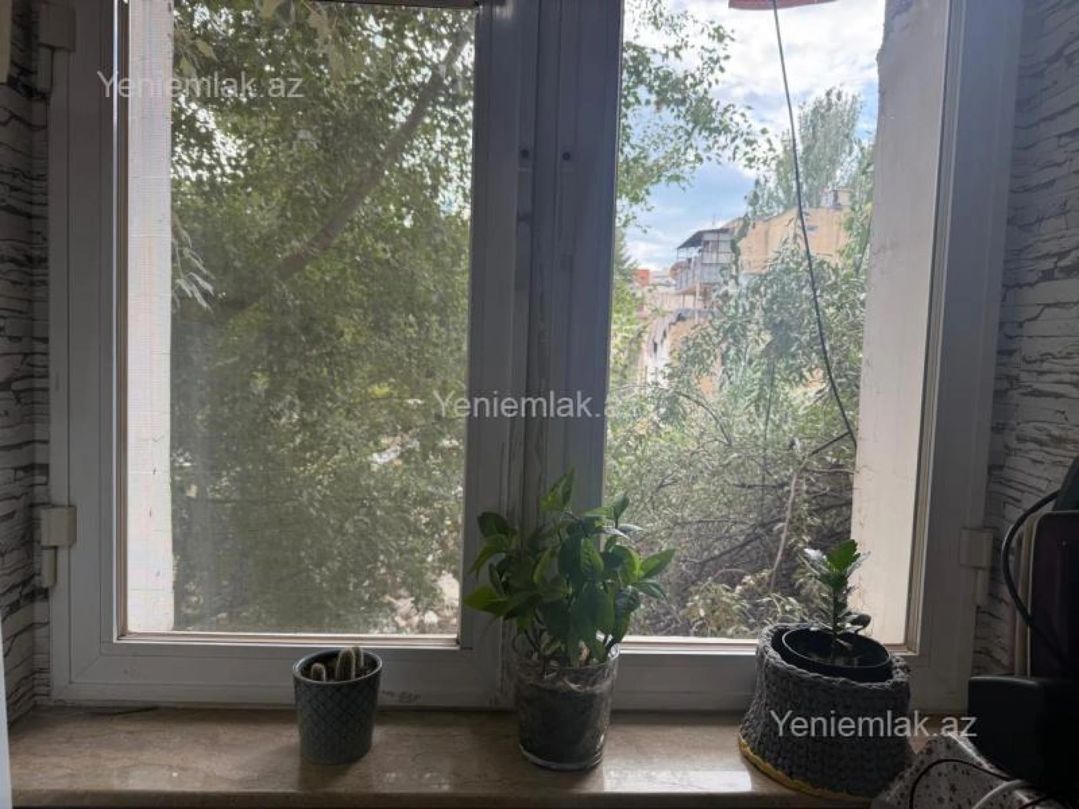Satılır 3 otaqlı köhnə tikili 75 m²