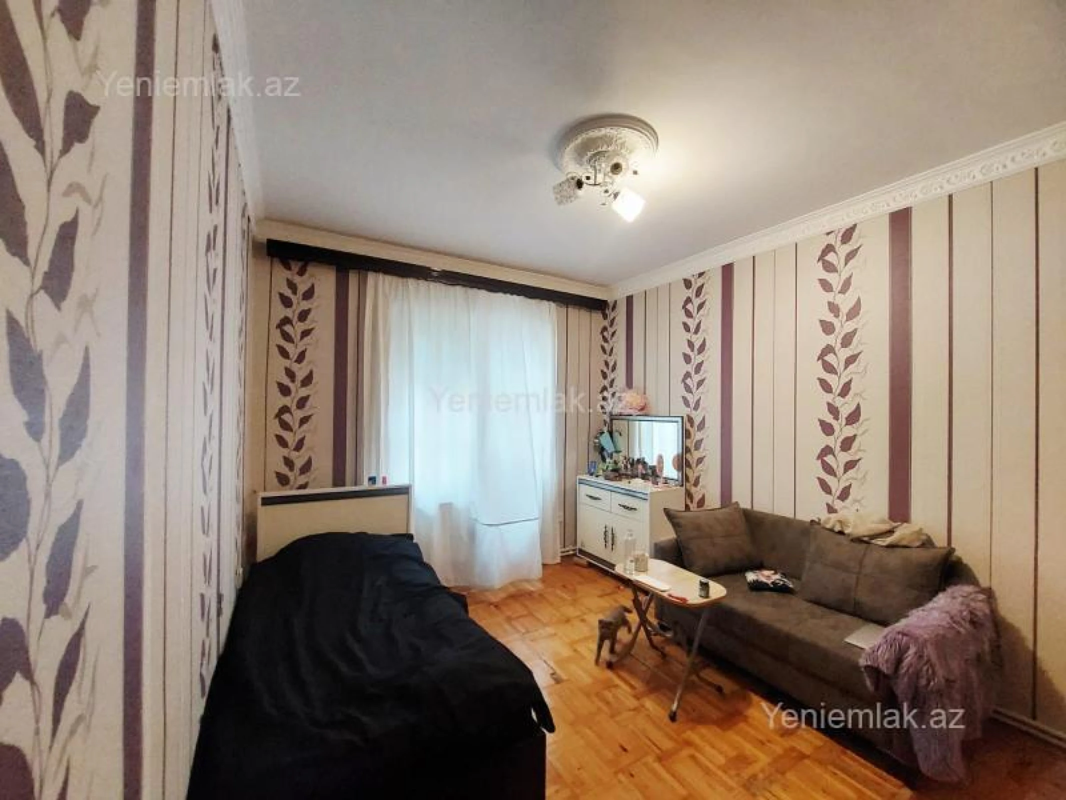 Satılır 2 otaqlı köhnə tikili 52 m²