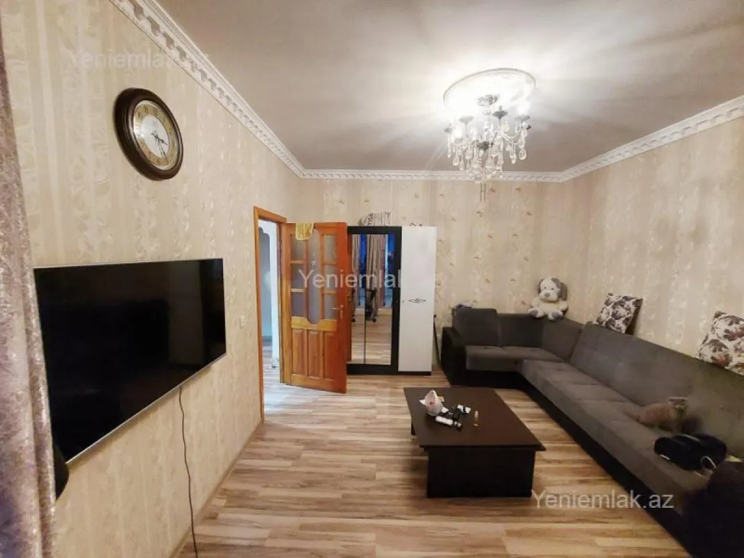 Satılır 2 otaqlı köhnə tikili 52 m²